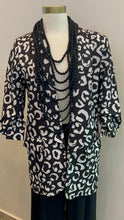 Load image into Gallery viewer, Oversized BW Print Blazer - Italian One Size