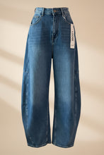 Load image into Gallery viewer, Barrel Jean - Medium Blue Wash