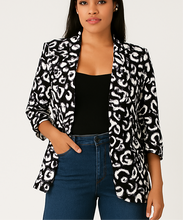 Load image into Gallery viewer, Oversized BW Print Blazer - Italian One Size
