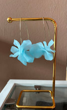 Load image into Gallery viewer, Summer Flower Earrings

