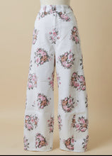 Load image into Gallery viewer, Floral Balloon Jeans – French Brand
