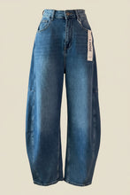 Load image into Gallery viewer, Barrel Jean - Medium Blue Wash
