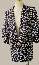 Load image into Gallery viewer, Oversized BW Print Blazer - Italian One Size
